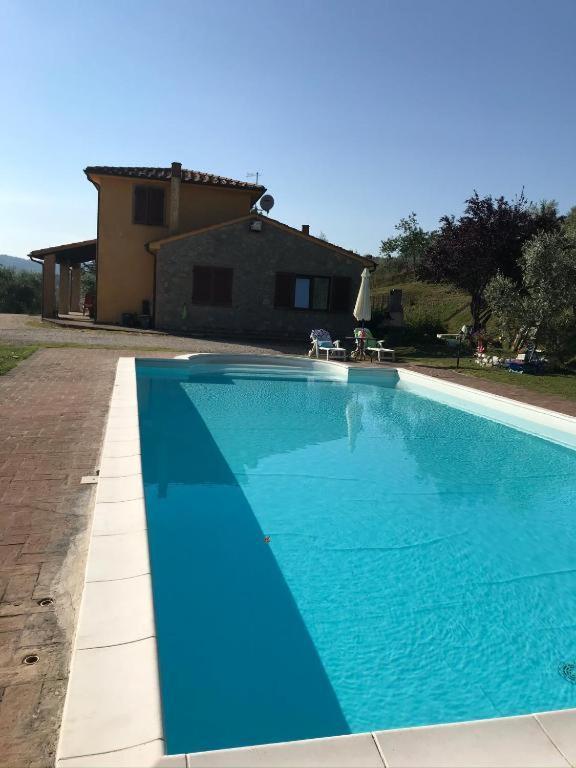 Il Casale Di Lavinia Bed & Breakfast Fabro Dış mekan fotoğraf